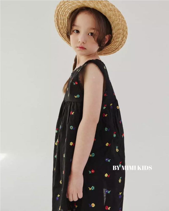 Black Floral Embroidery Jumper